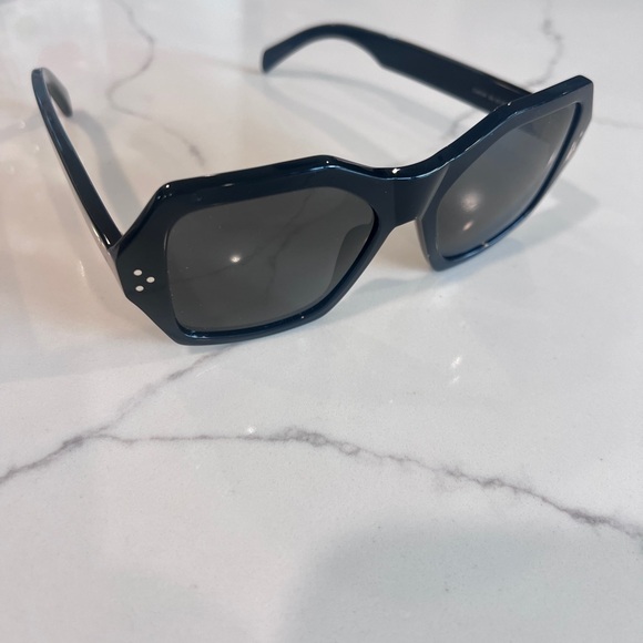 Black Oversized Sunglasses